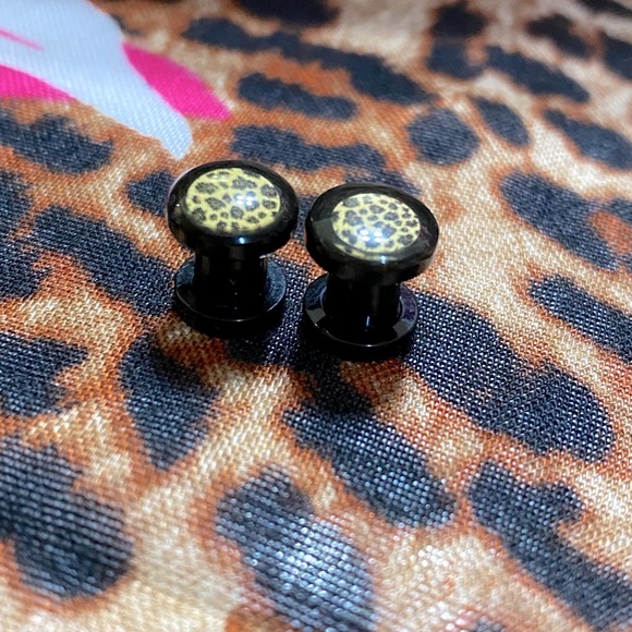 Jewelry 2 Gauge Leopard Plugs With Screw On Back Poshmark
